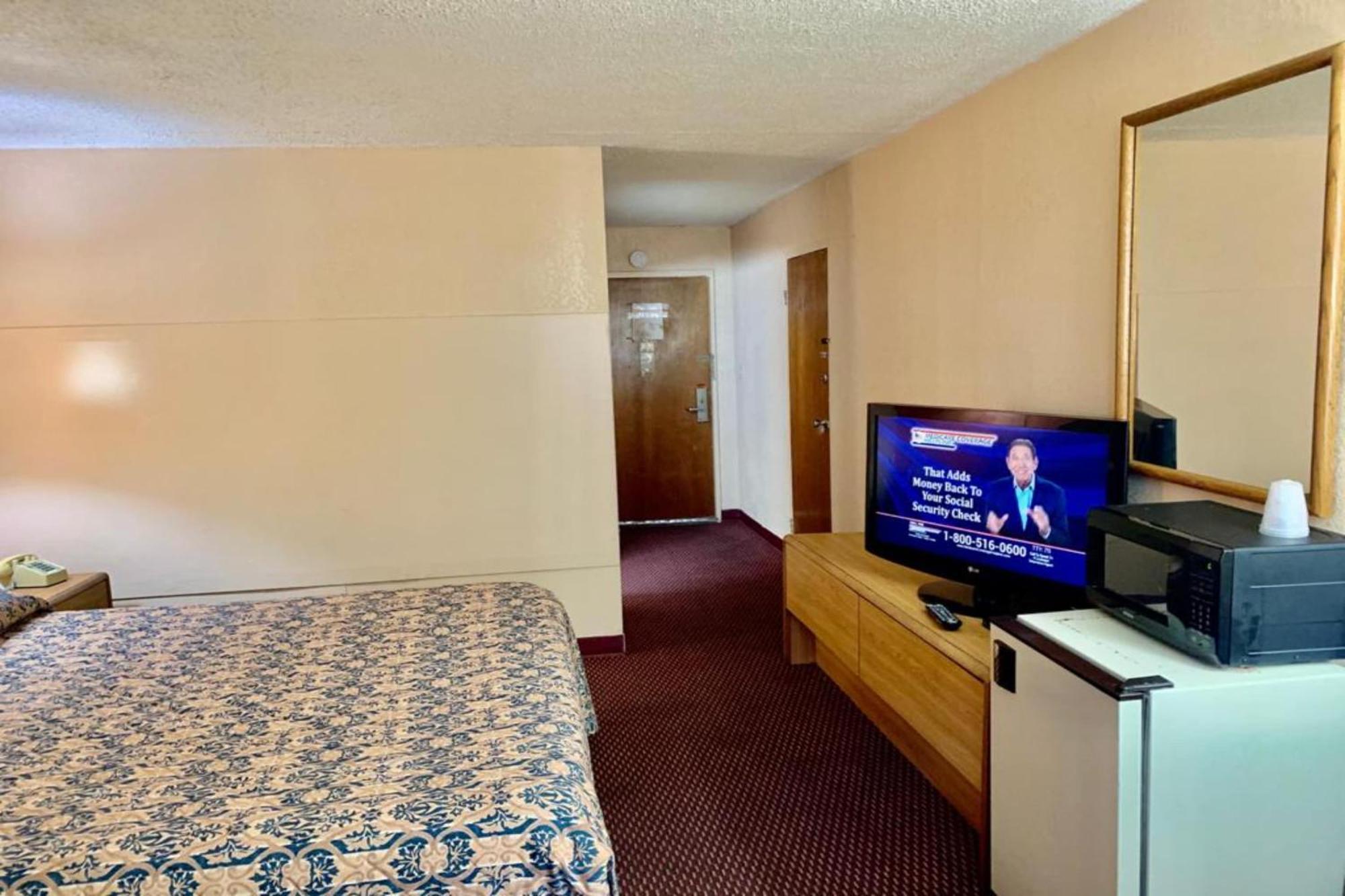 Red Carpet Inn & Suites Lima -Listing Partner エクステリア 写真