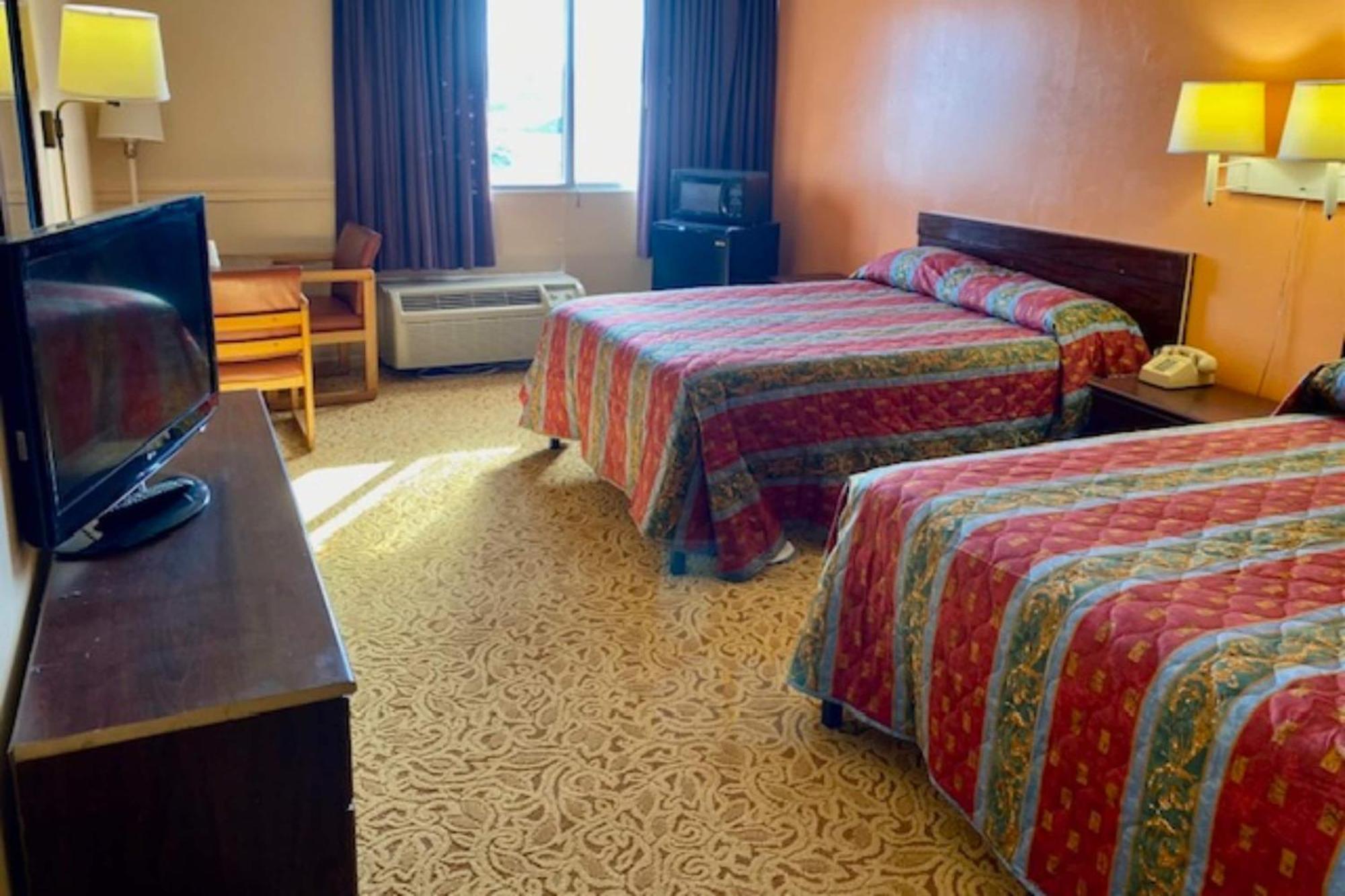 Red Carpet Inn & Suites Lima -Listing Partner エクステリア 写真